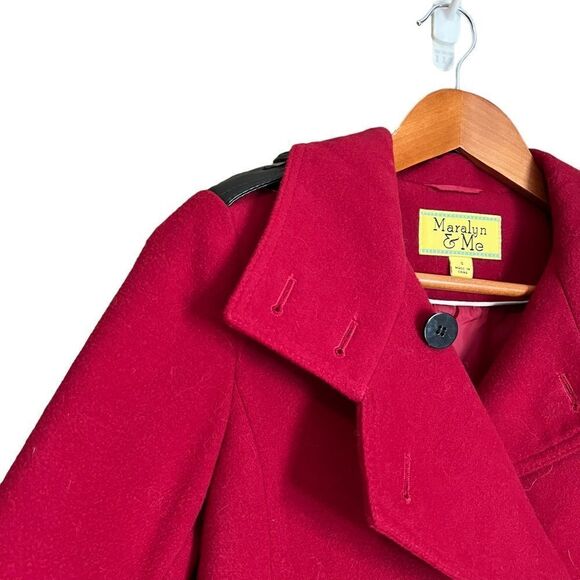 Maralyn & Me red button up coat. Size small - Picture 10 of 10